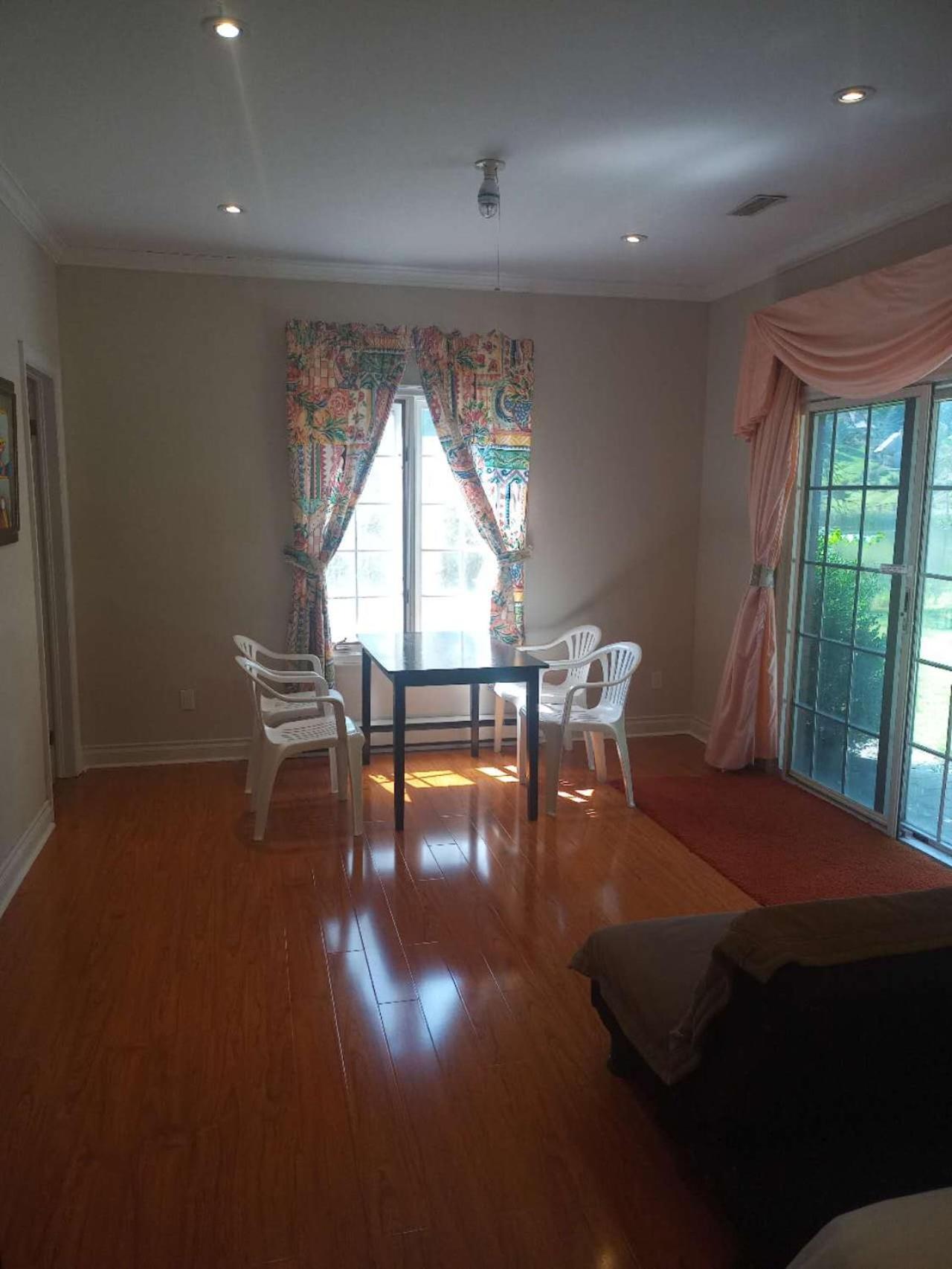 Lakeview Private Suite-Twin Or King Tottenham ภายนอก รูปภาพ